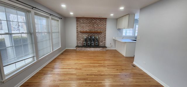 105 Aspen Drive, Schaumburg, IL 60194