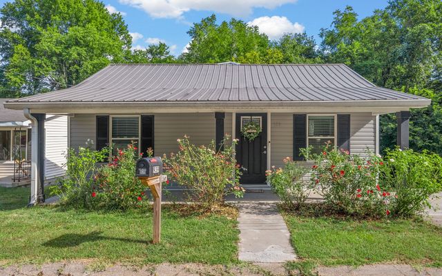 939 Shearor St, Clarksville, TN 37040