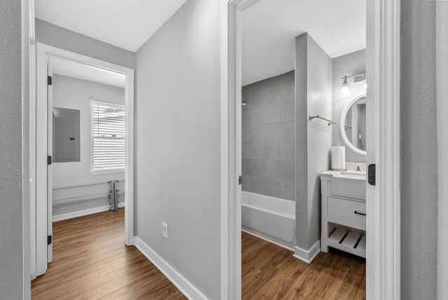 939 Shearor St, Clarksville, TN 37040