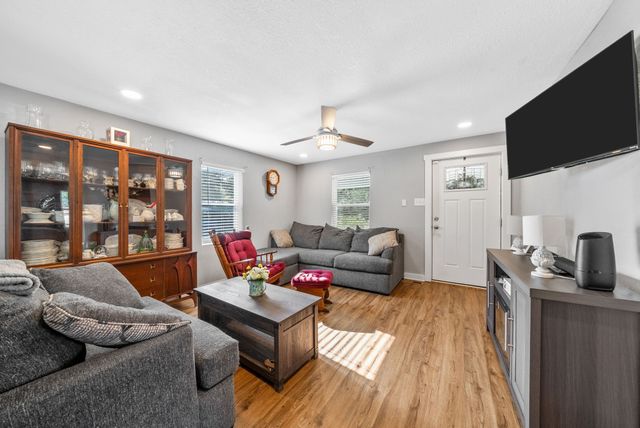 939 Shearor St, Clarksville, TN 37040