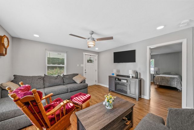 939 Shearor St, Clarksville, TN 37040