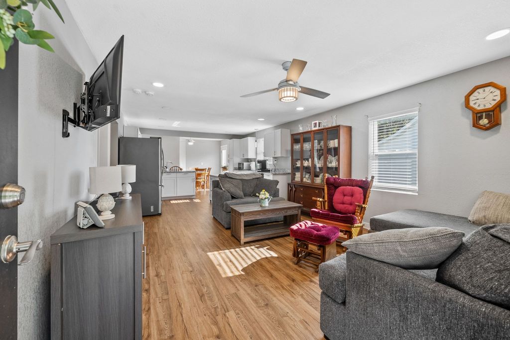 939 Shearor St, Clarksville, TN 37040