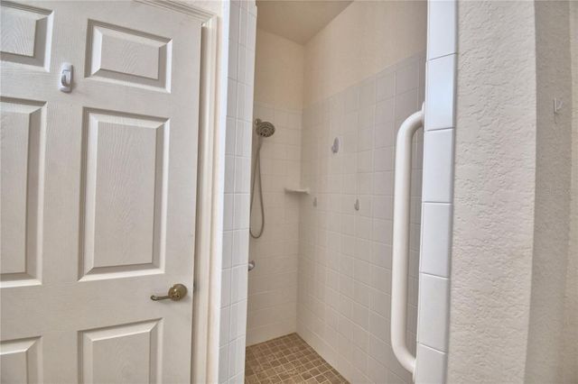 1573 VIENNA SQUARE DR, Winter Haven, FL 33884