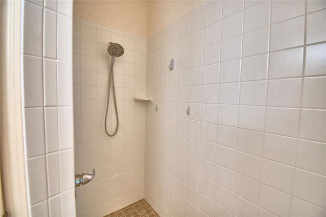 1573 VIENNA SQUARE DR, Winter Haven, FL 33884