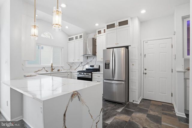 7710 CASHLAND CT, Alexandria, VA 22315