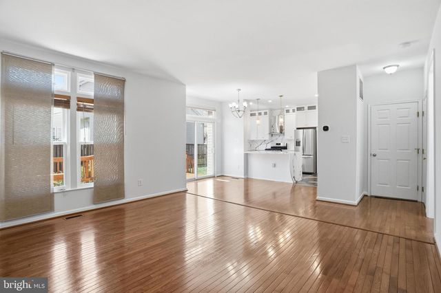 7710 CASHLAND CT, Alexandria, VA 22315