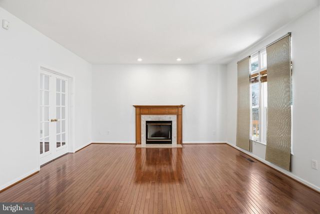 7710 CASHLAND CT, Alexandria, VA 22315