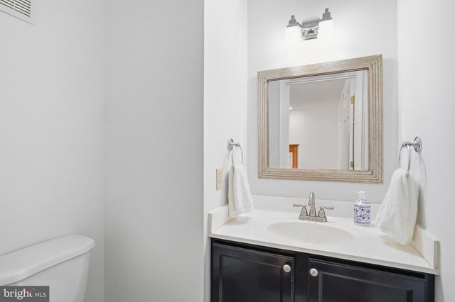 7710 CASHLAND CT, Alexandria, VA 22315