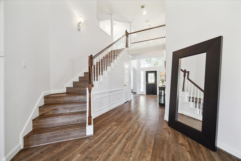 310 Brook Forest Trail, Sugar Land, TX 77478