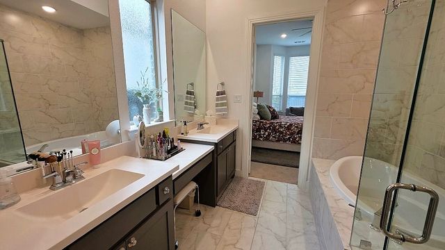 1111 Briar Oak Lane, Mansfield, TX 76063