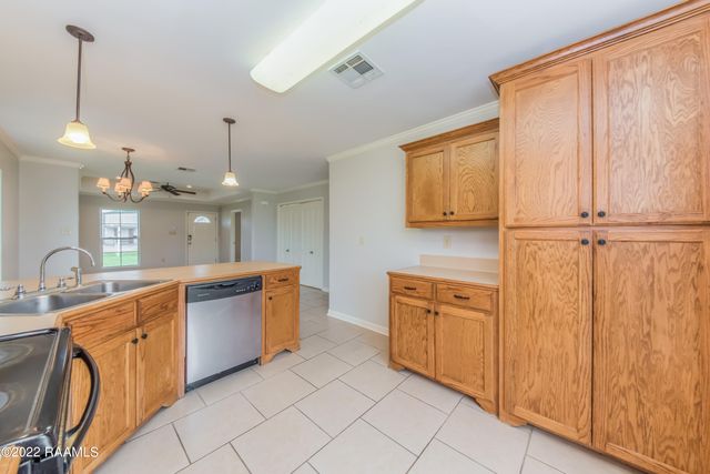 1029 Gary Drive, Breaux Bridge, LA 70517
