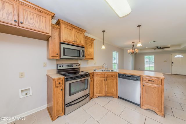 1029 Gary Drive, Breaux Bridge, LA 70517
