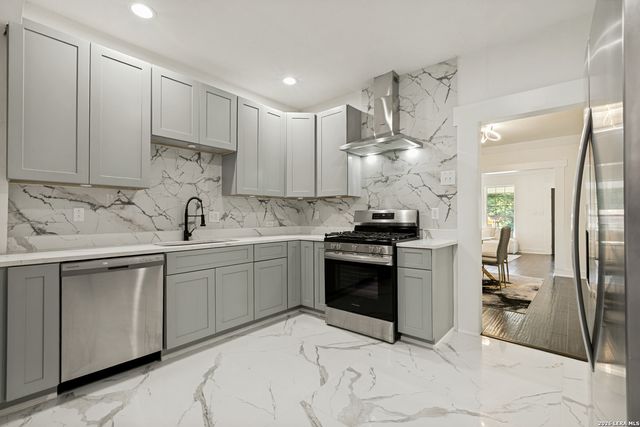 612 W Magnolia, San Antonio, TX 78212