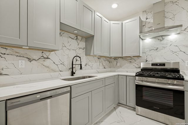 612 W Magnolia, San Antonio, TX 78212