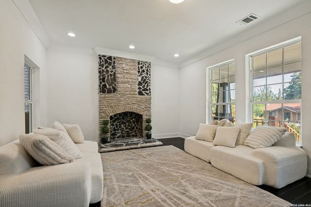 612 W Magnolia, San Antonio, TX 78212