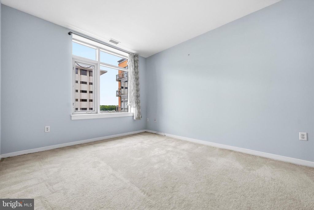 Image 18 of property listing at Address unavailable.