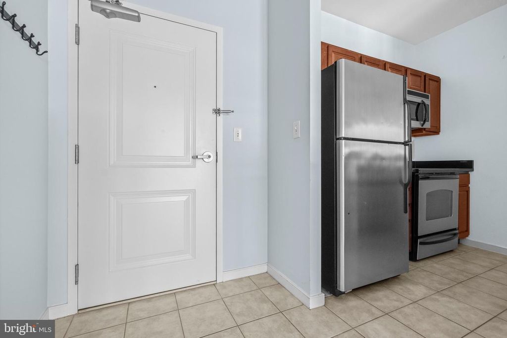 Image 7 of property listing at Address unavailable.