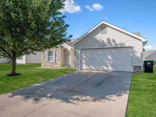 11121 La Fortuna Way, Roanoke, IN 46783