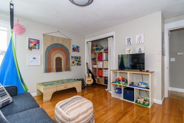 9 Lotus Path, Natick, MA 01760