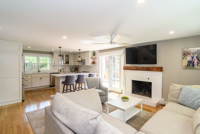 9 Lotus Path, Natick, MA 01760