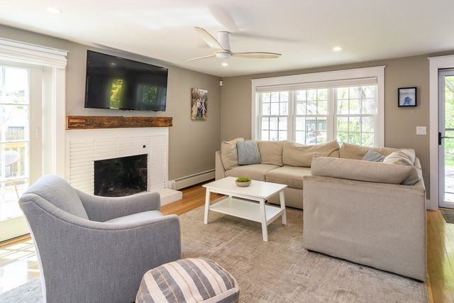 9 Lotus Path, Natick, MA 01760