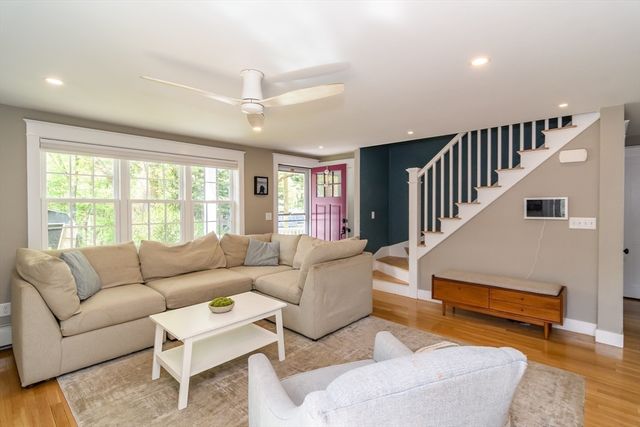 9 Lotus Path, Natick, MA 01760