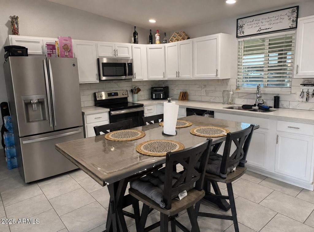 6920 W MELVIN Street, Phoenix, AZ 85043 — exterior