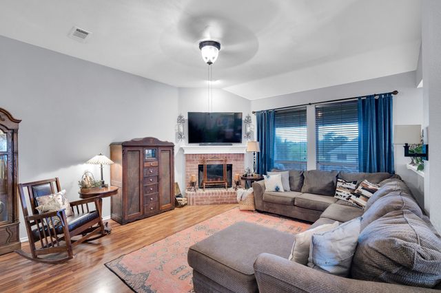 1605 S 3rd Street, Midlothian, TX 76065