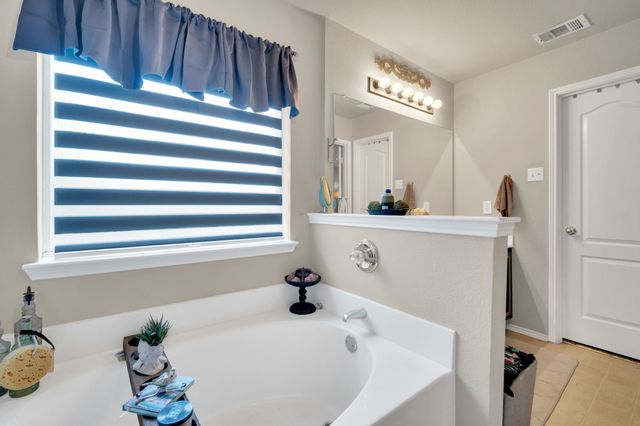 1605 S 3rd Street, Midlothian, TX 76065
