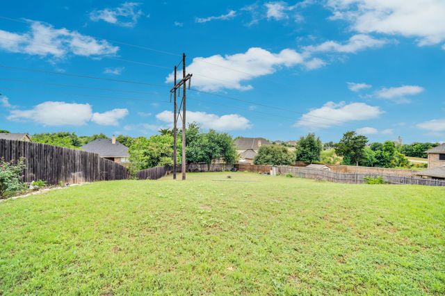 1605 S 3rd Street, Midlothian, TX 76065