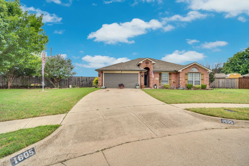 1605 S 3rd Street, Midlothian, TX 76065