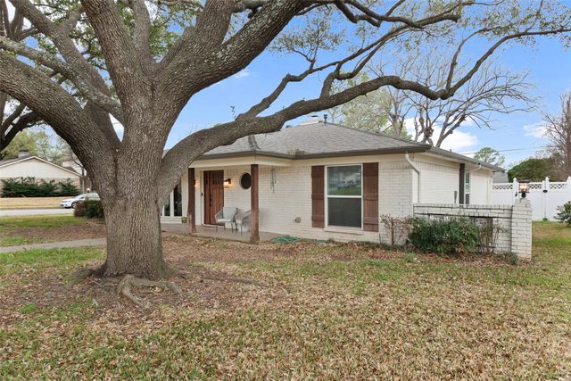 2201 Mountainview Drive, Hurst, TX 76054