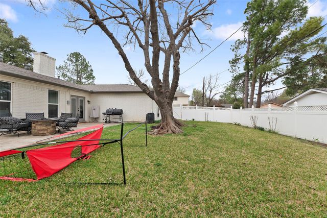 2201 Mountainview Drive, Hurst, TX 76054