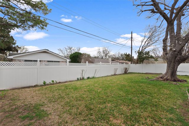 2201 Mountainview Drive, Hurst, TX 76054