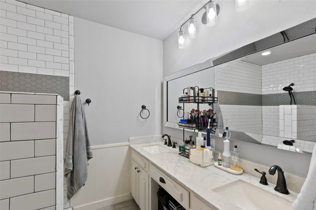 2201 Mountainview Drive, Hurst, TX 76054