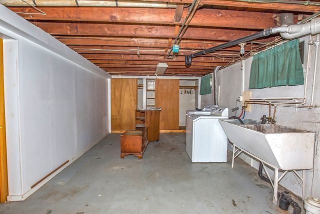 80 Morton St, West Springfield, MA 01089