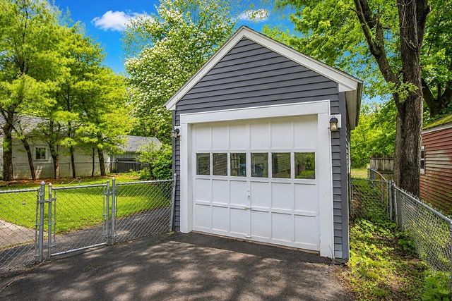 80 Morton St, West Springfield, MA 01089