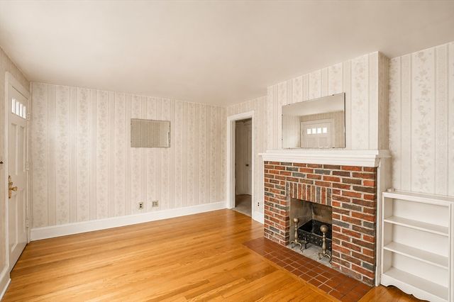 80 Morton St, West Springfield, MA 01089