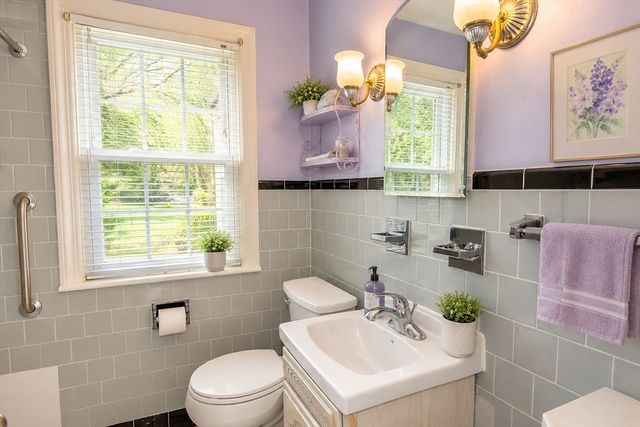 80 Morton St, West Springfield, MA 01089