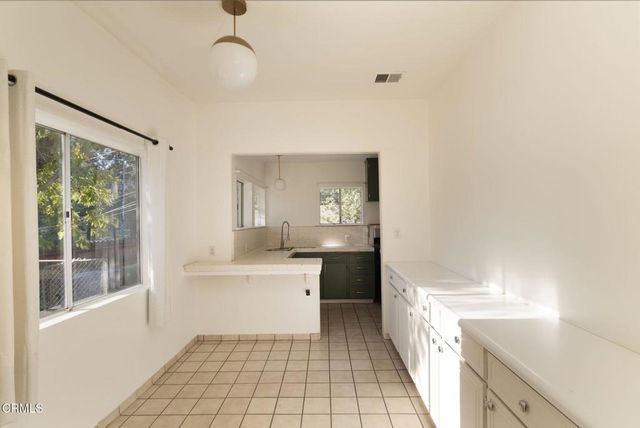 9900 Sunland Boulevard, Los Angeles, CA 91040