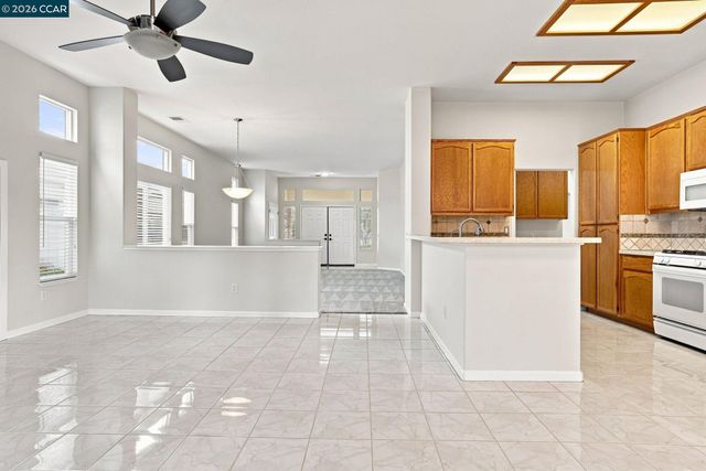 731 Central Park Pl, Brentwood, CA 94513