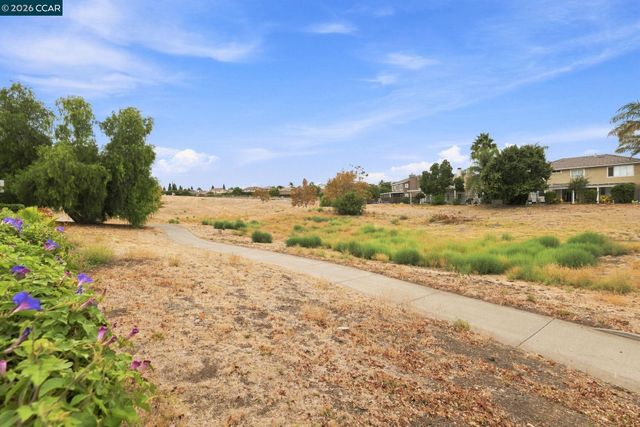731 Central Park Pl, Brentwood, CA 94513
