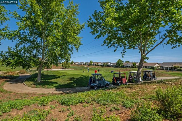 731 Central Park Pl, Brentwood, CA 94513