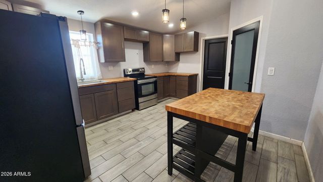 9647 S 30TH Drive, Laveen, AZ 85339