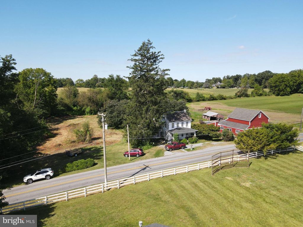 546 BELLAIRE RD, Elizabethtown, PA 17022