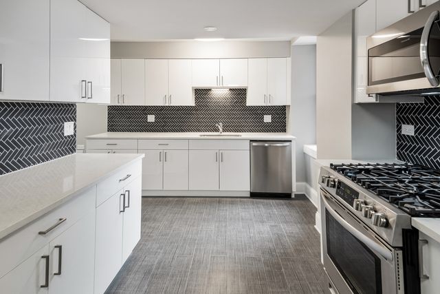 7000 S South Shore Drive PH-1501, Chicago, IL 60649