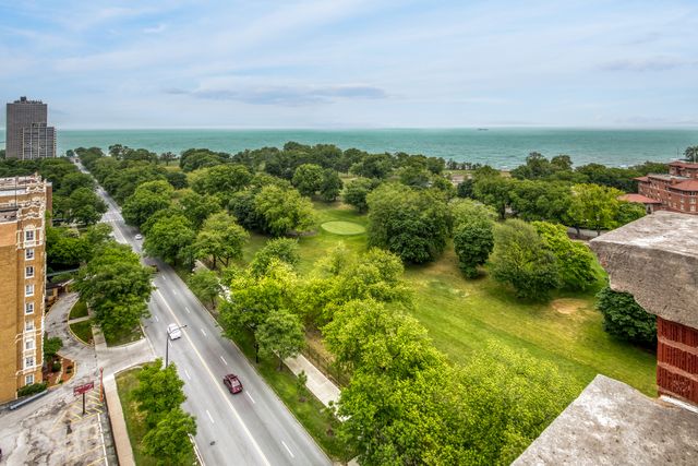 7000 S South Shore Drive PH-1501, Chicago, IL 60649