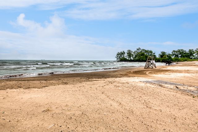 7000 S South Shore Drive PH-1501, Chicago, IL 60649