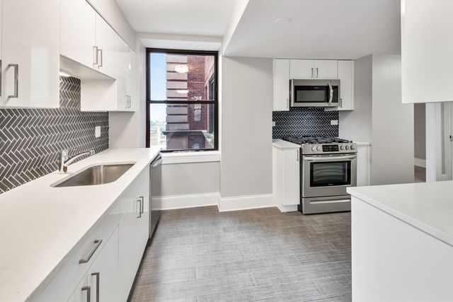 7000 S South Shore Drive PH-1501, Chicago, IL 60649