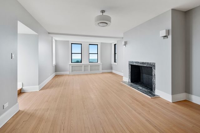 7000 S South Shore Drive PH-1501, Chicago, IL 60649